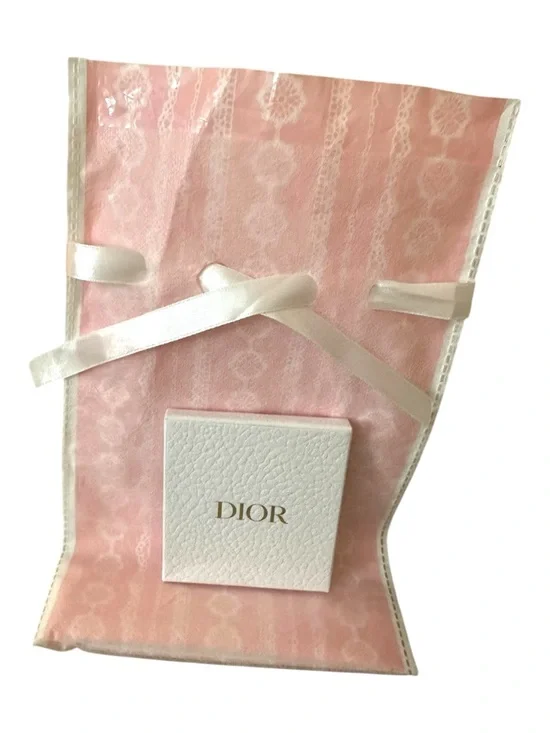 Dior 2024 Gold Star May Be A Pendant | Charm | Ornament I New In Gift Box - Picture 12 of 13